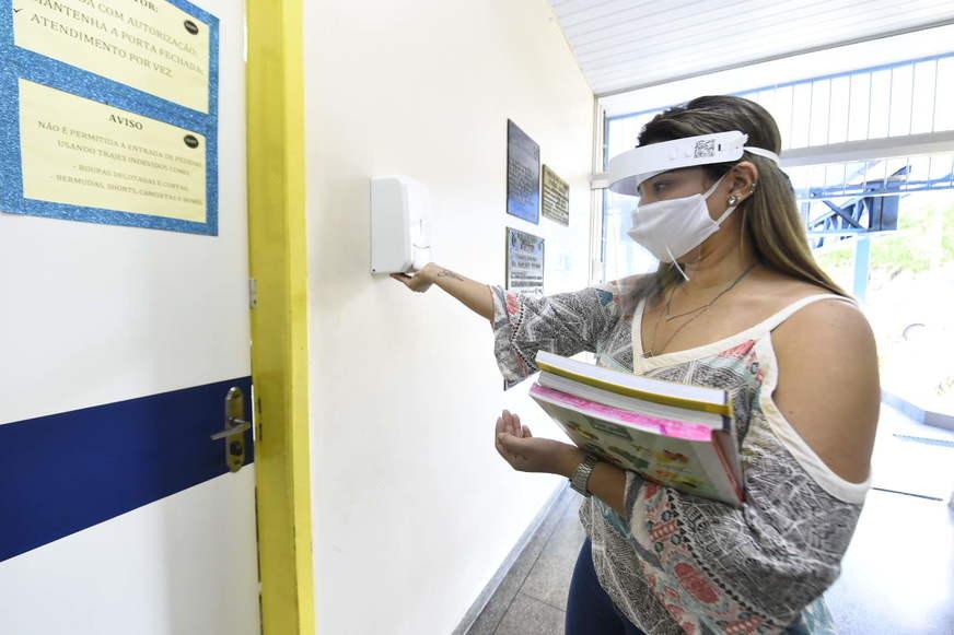 Professores iniciam preparação para volta presencial em Manaus