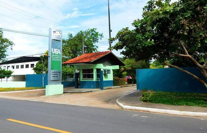 UEA: o primeiro corpo docente