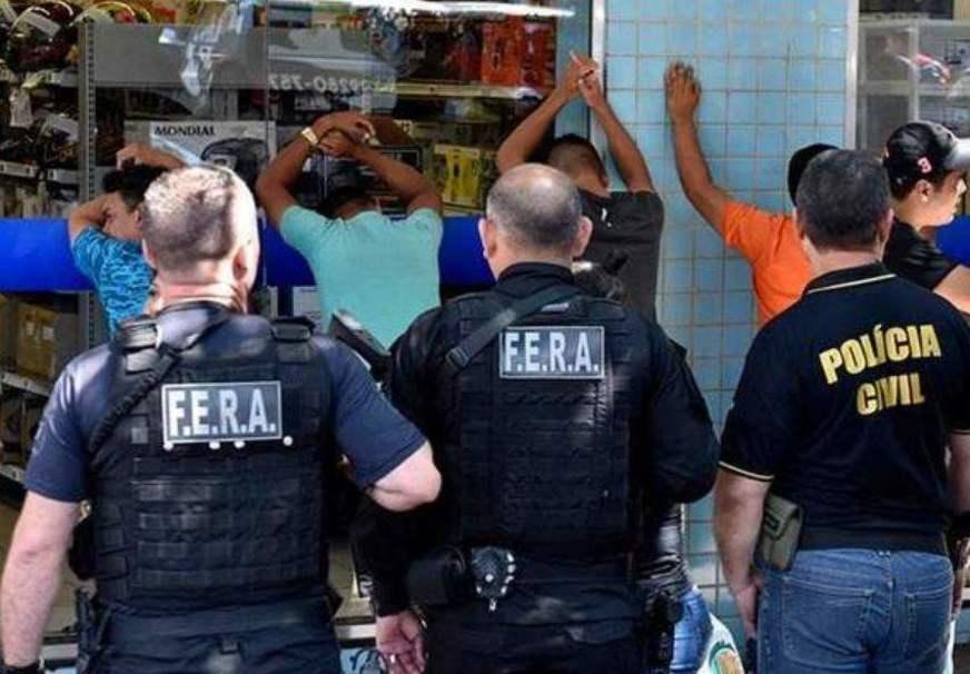 Isenção de ICMS na compra de armas para PMs do AM