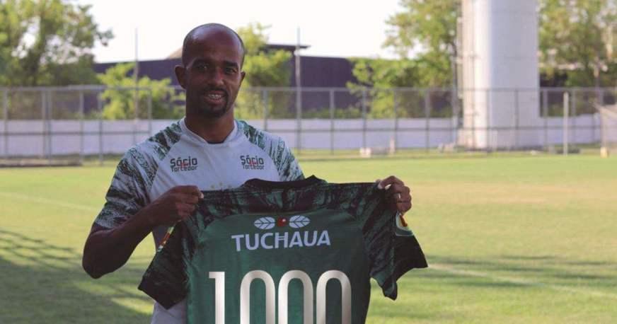 Rossini renova contrato com o Manaus FC