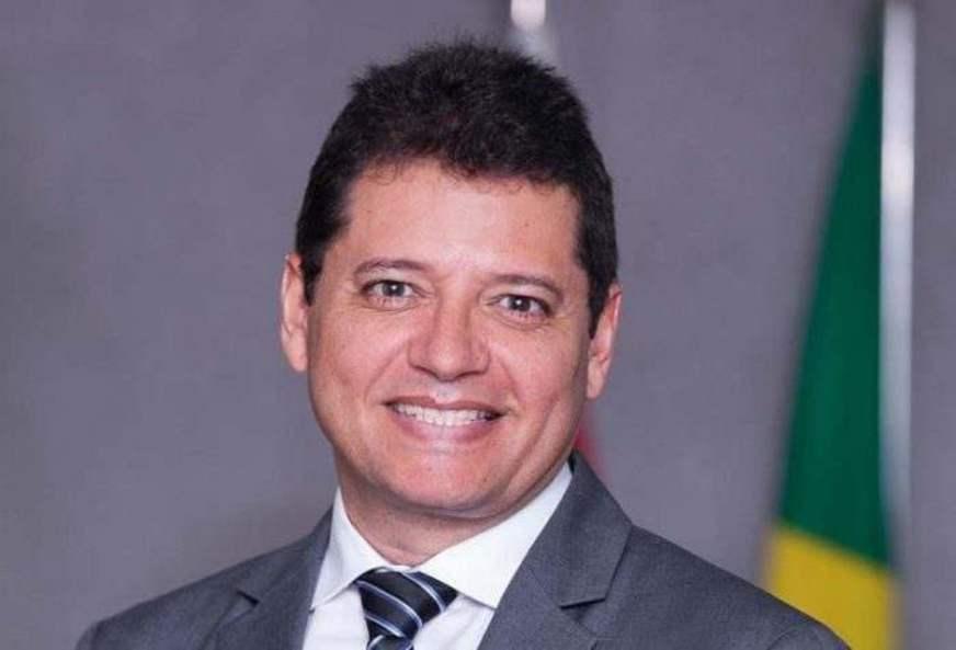 Secretário de Saúde do AM recebe teste positivo para covid-19