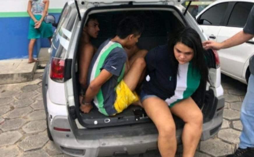 Quarteto é preso embalando porções de drogas no Alvorada