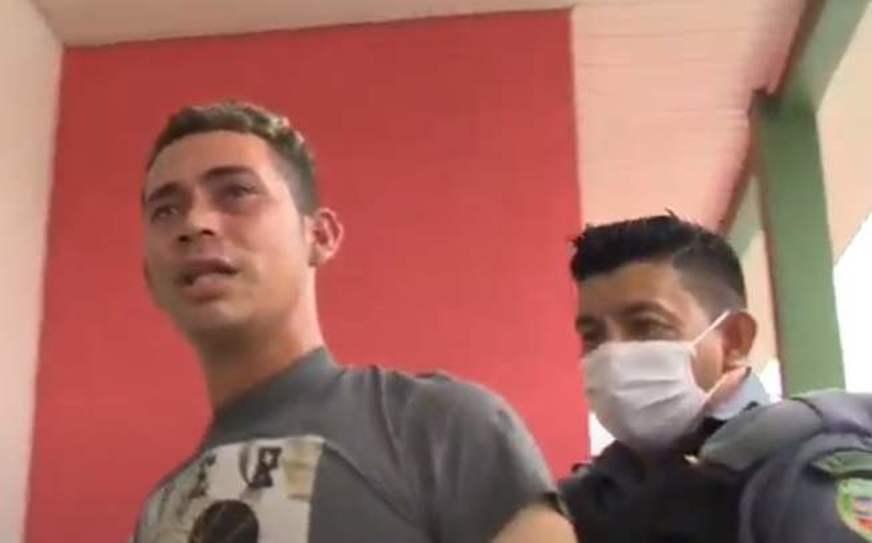 Homem é preso após ameaçar idosa com facão