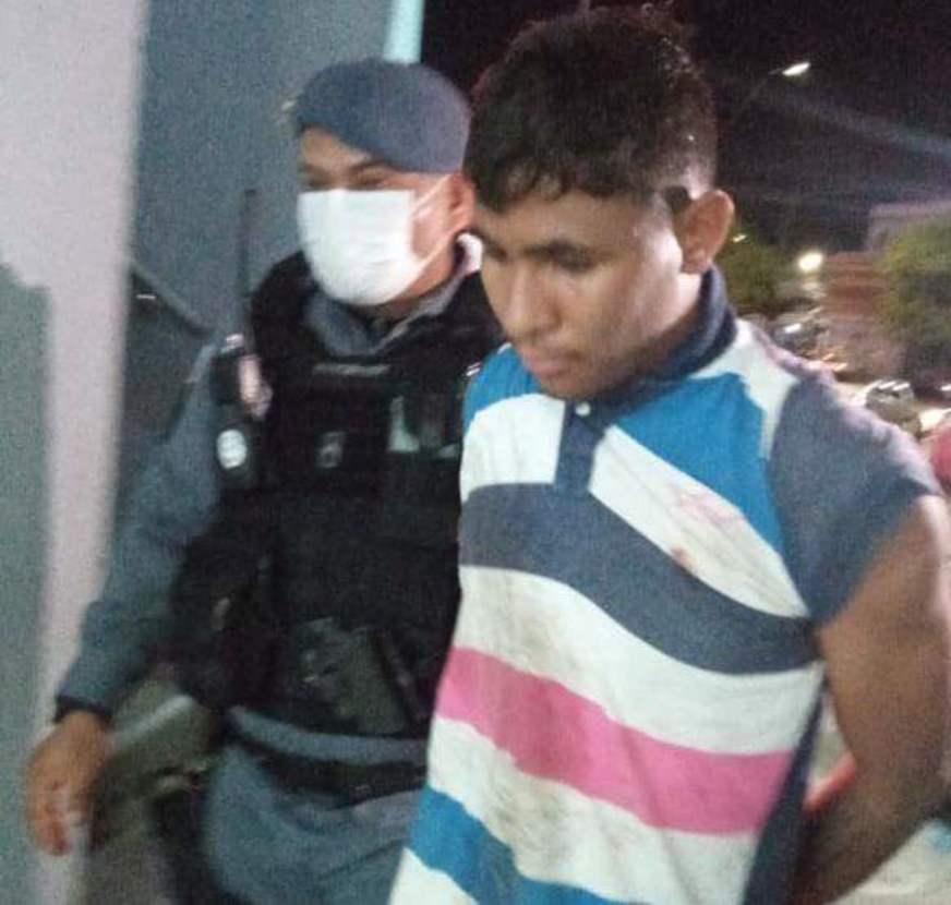 Vítima de roubo reage com ‘mata-leão’ e ‘apaga’ assaltante