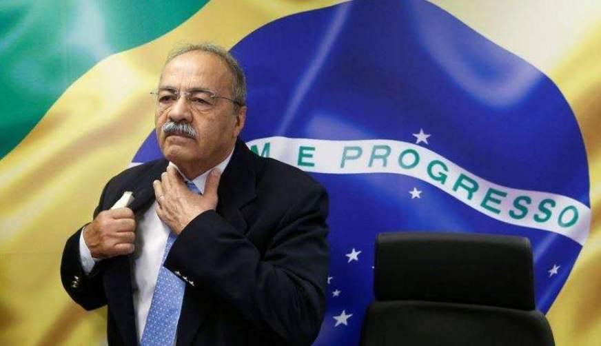 STF determina afastamento de senador flagrado com dinheiro na cueca