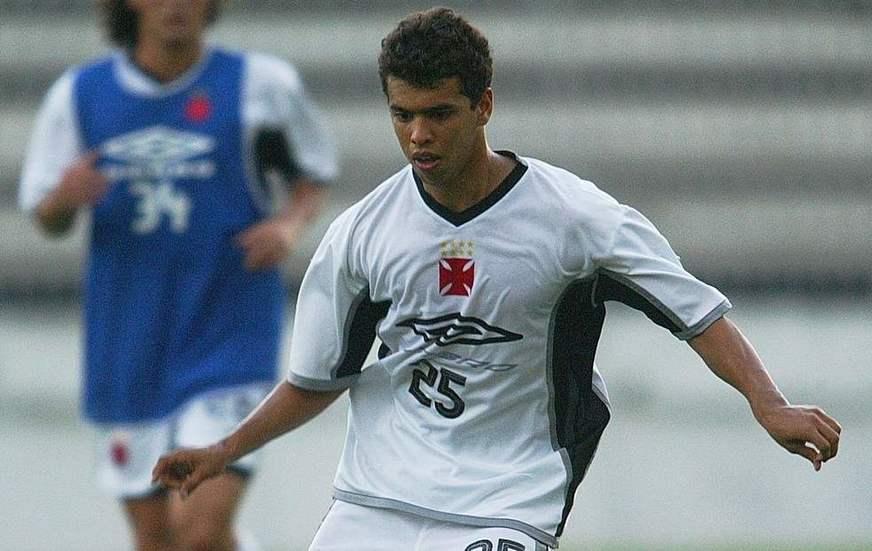 Ex-volante de Vasco e Botafogo morre após infarto durante almoço
