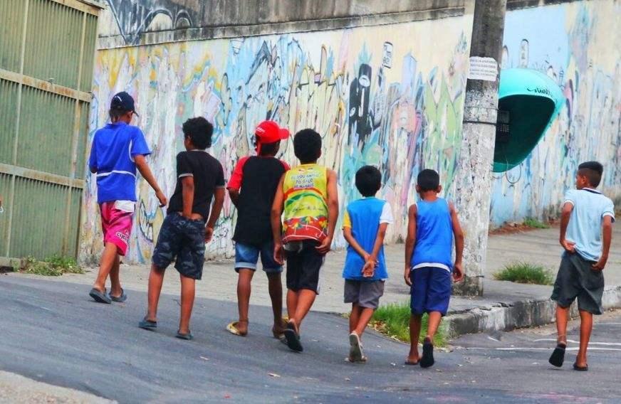 Crianças de volta às ruas