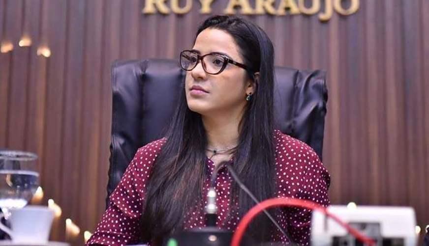 Deputada estadual Mayara Pinheiro quer criar vagas exclusivas para advogados em estacionamentos de órgãos e entidades públicas