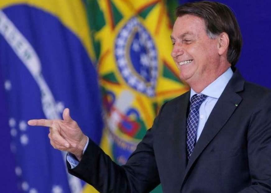 Bolsonaro comemora suspensão de testes da CoronaVac pela Anvisa
