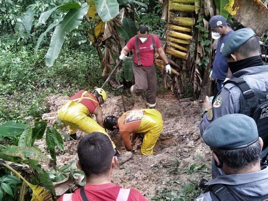 Corpo de homem é encontrado enterrado de cabeça para baixo