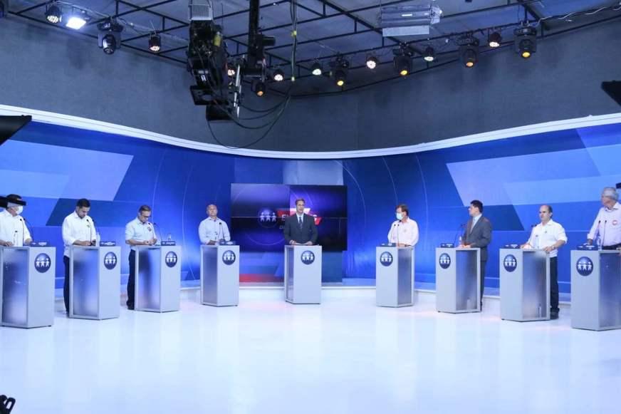 Sem Amazonino e David Almeida, debate tem pouco atrito