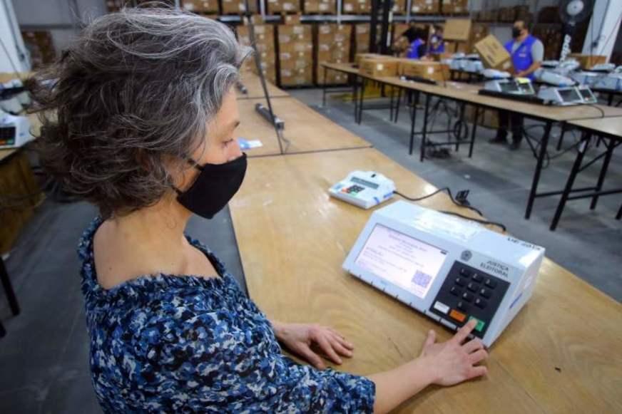 Eleitor vai às urnas com protocolo de segurança