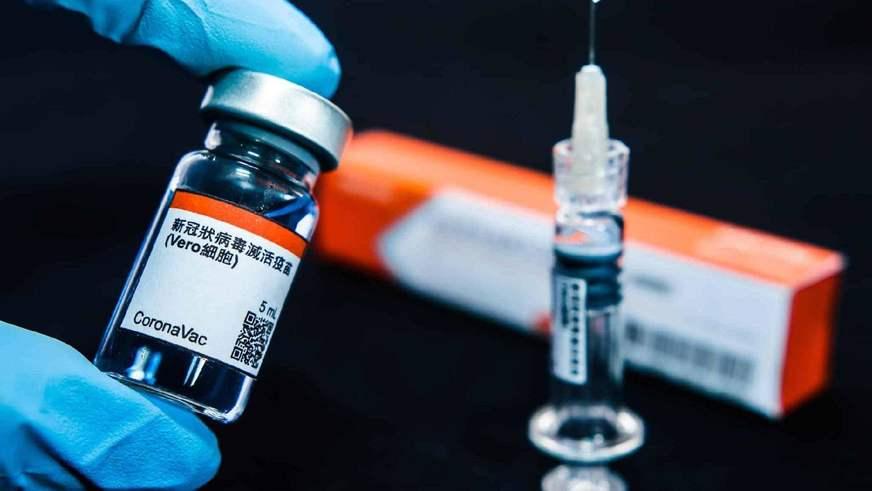 Após polêmica, Anvisa libera retomada de testes da vacina Coronavac