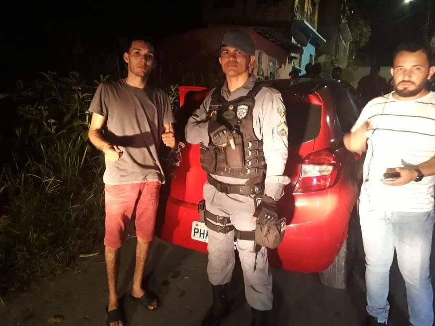 Polícia recupera carro roubado no bairro Jorge Teixeira