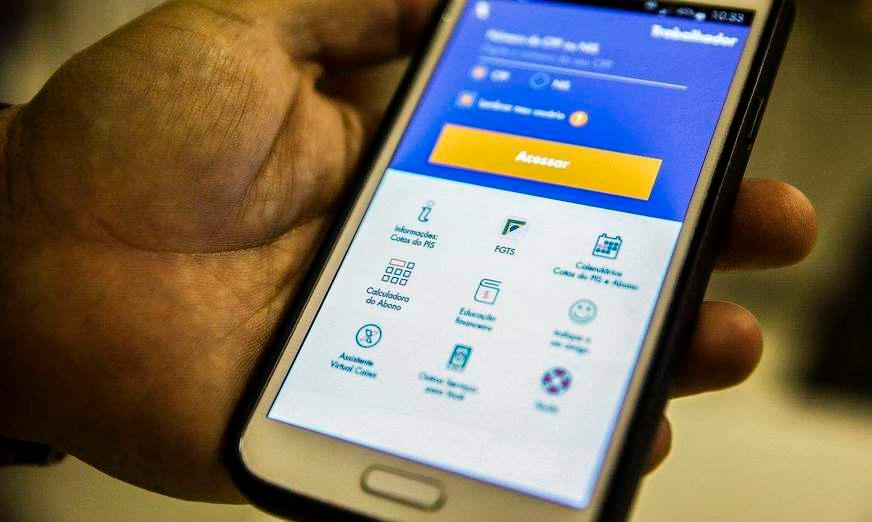 Trabalhador pode solicitar saque de R$ 1.045 do FGTS até quinta-feira
