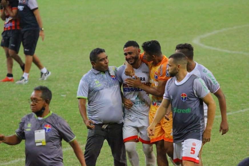 Após jogo emocionante, Fast se classifica nos pênaltis