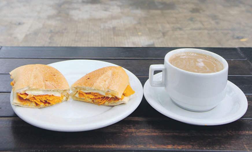 Café com arte e história no coração de Manaus
