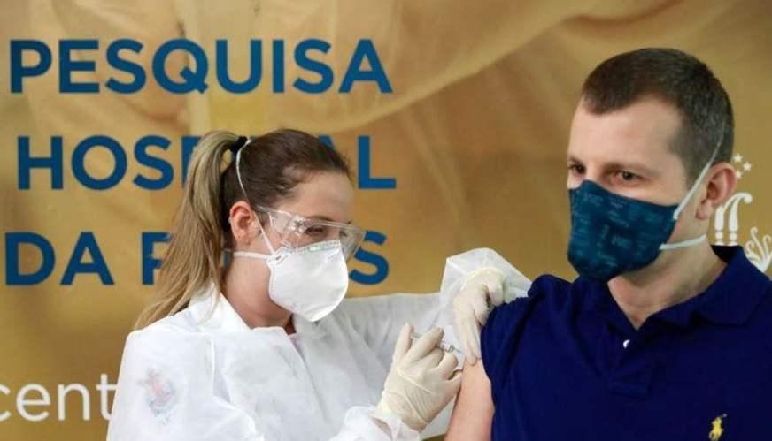 Vacina da AstraZeneca chega ao Brasil entre janeiro e fevereiro