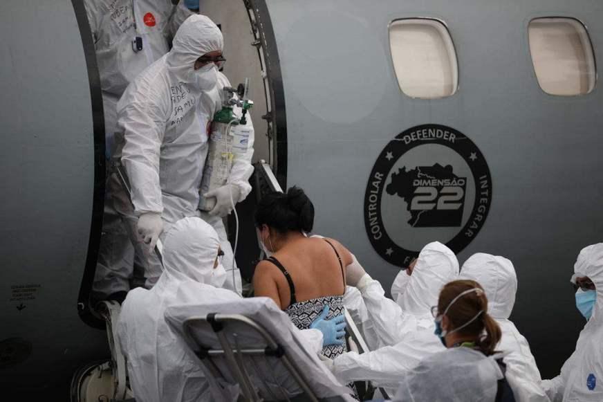 Governo do Amazonas transfere 18 pacientes com Covid-19 para Minas Gerais