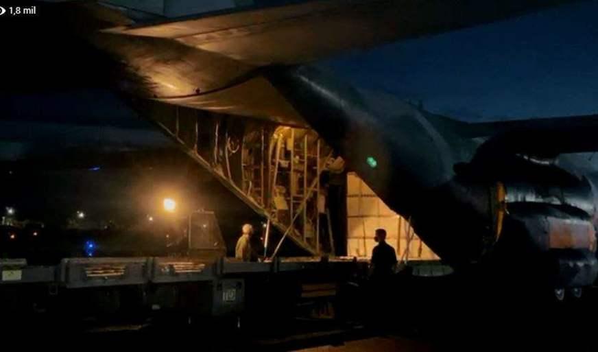 Avião da FAB com primeiro lote da CoronaVac chega em Manaus