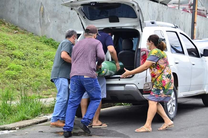 Manuseio incorreto de cilindros de oxigênio pode causar risco de explosão