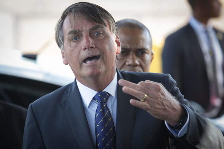 Imprensa é o maior problema do Brasil, diz Bolsonaro a apoiadores