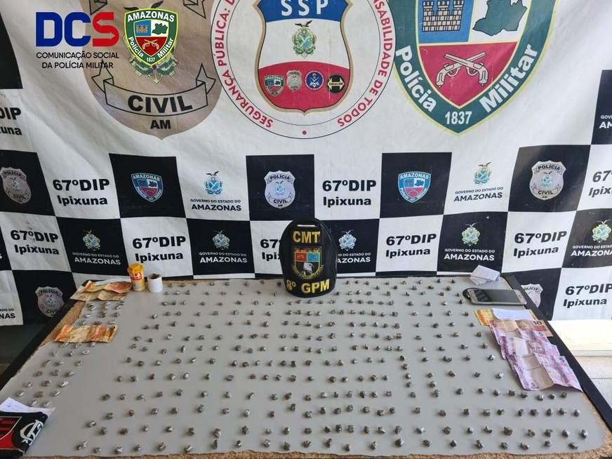 Trio é preso com 322 trouxinhas de drogas em Ipixuna