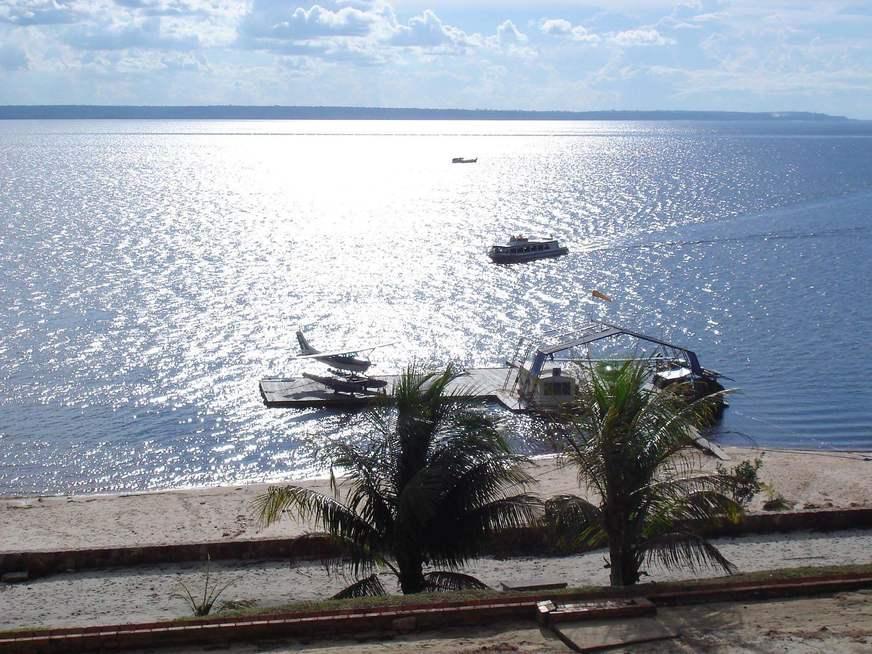 Rio Negro começa 2021 com mais de 4 metros acima do nível do mar