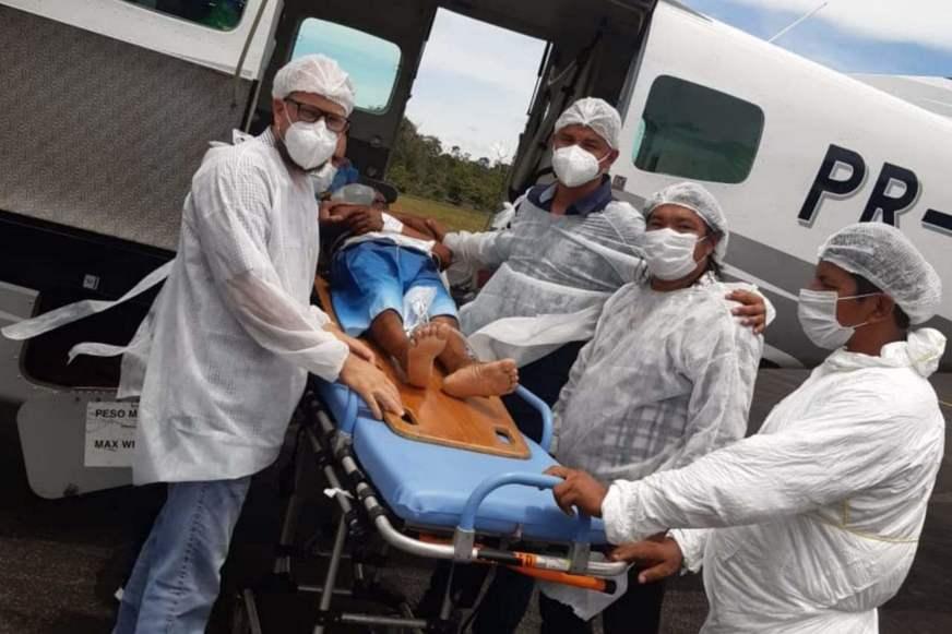 Pai de ator indígena é transferido para UTI do Delphina Aziz, em Manaus