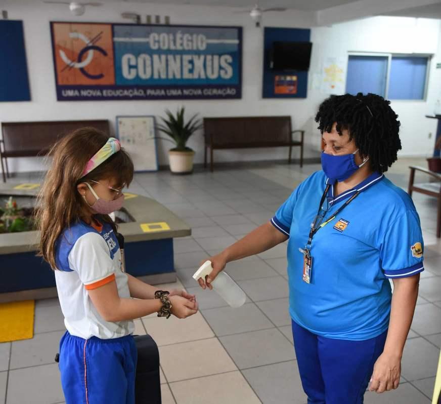 Ano letivo nas escolas privadas deve começar até março