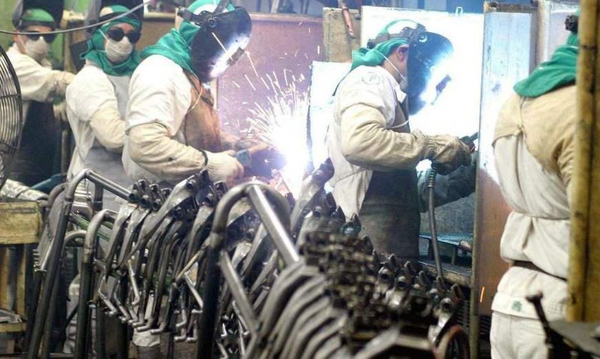 AM fecha fevereiro com menos 625 empregos formais de saldo