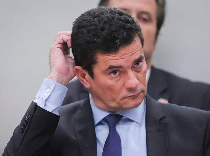 Após ser declarado ‘parcial’, Moro defende condenação de Lula
