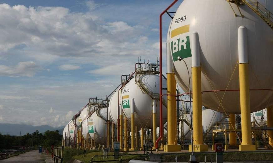 Petrobras aumenta novamente preços da gasolina e do diesel nas refinarias