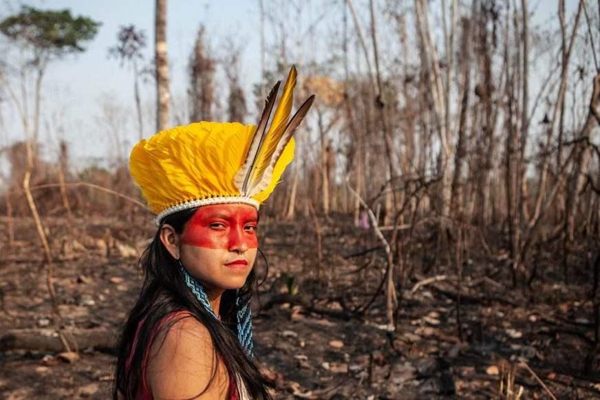 Indígenas processam supermercado francês por destruição da Amazônia