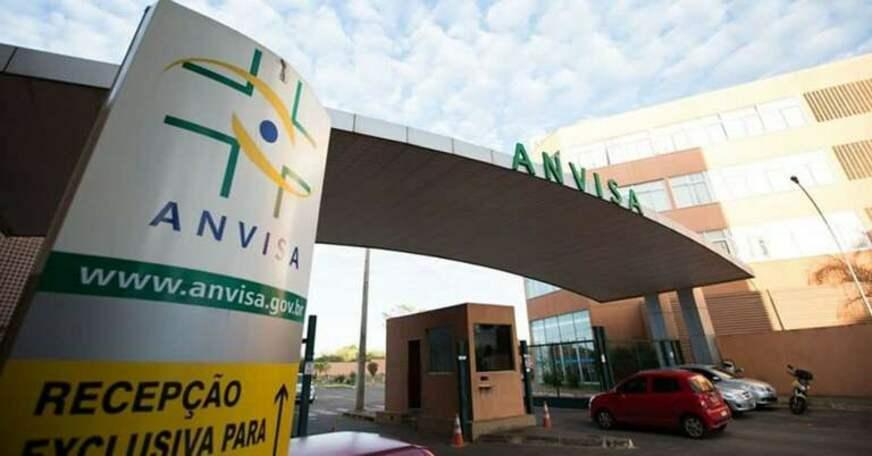 Desenvolvedora de vacina russa planeja processar Anvisa