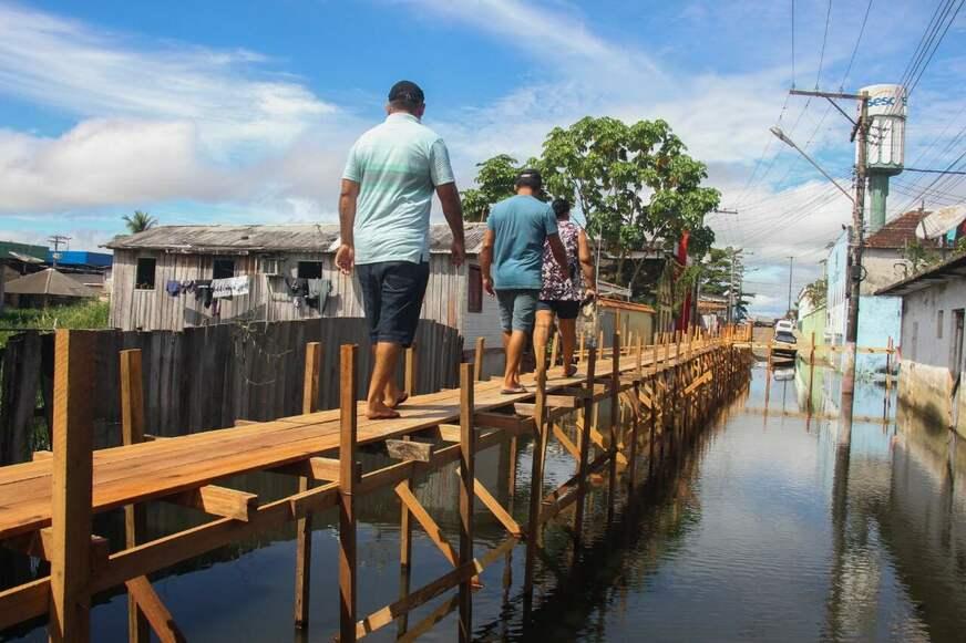 Cidade de Manacapuru começa a ser afetada pela cheia