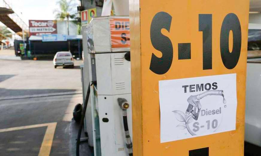 Petrobras reduz preço do diesel nas refinarias em R$ 0,08