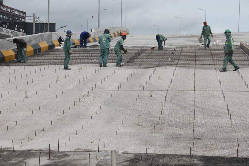 Ajustes do viaduto do Manoa estão 80% completos, informa Prefeitura