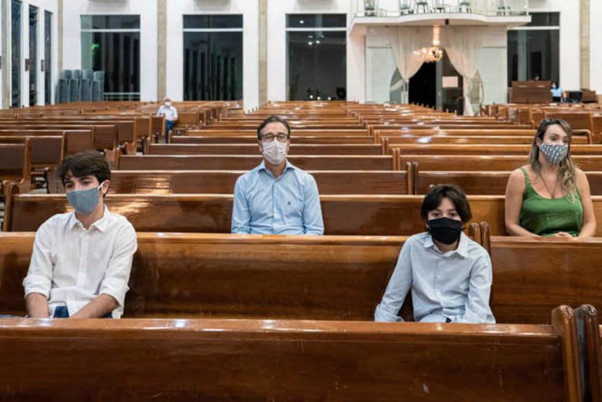 Líderes religiosos ignoram os riscos