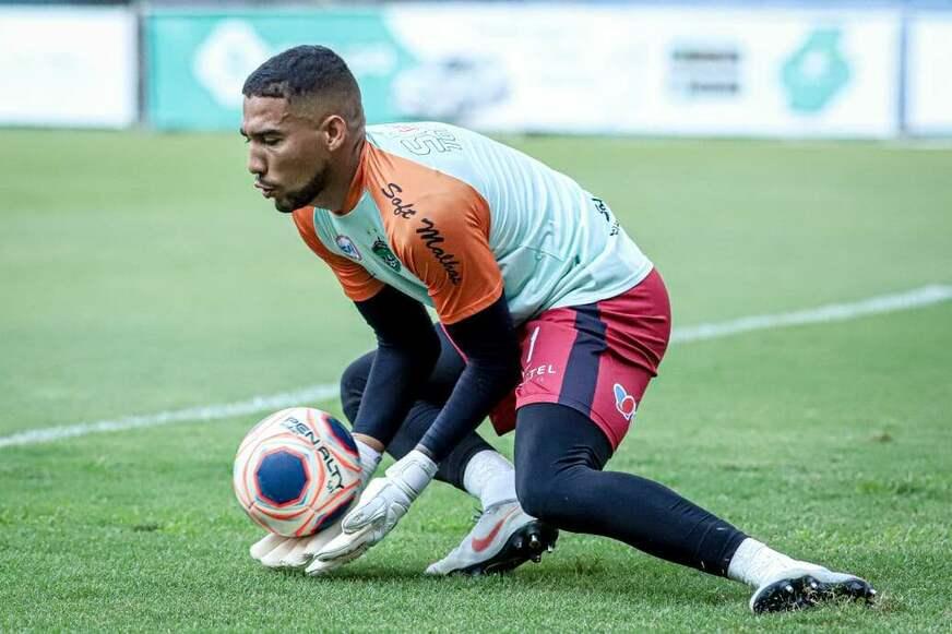 Manaus anuncia saída de goleiro Rafael Pitanga