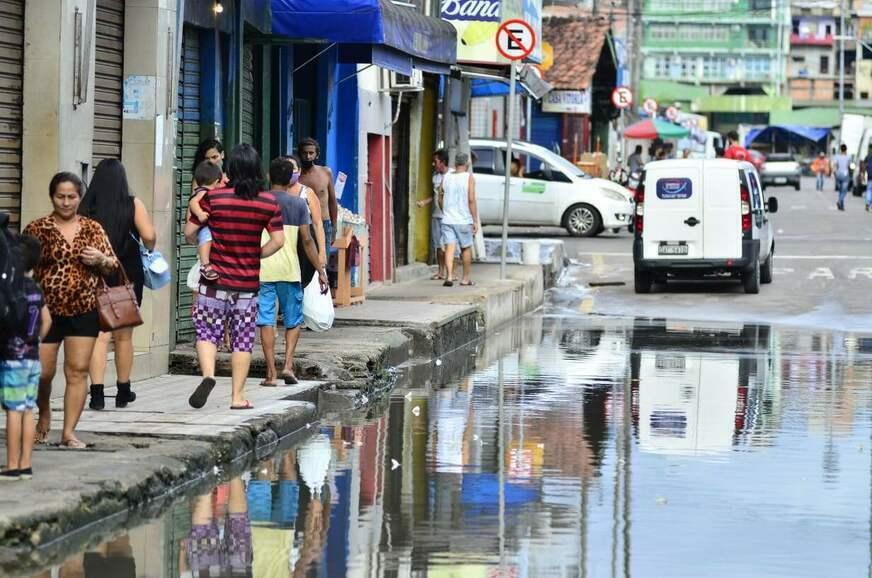 Prefeito David Almeida decreta situação de emergência em Manaus