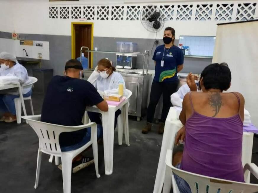 Abrigo do Governo do Amazonas recebe mais 21 pessoas em situação de rua