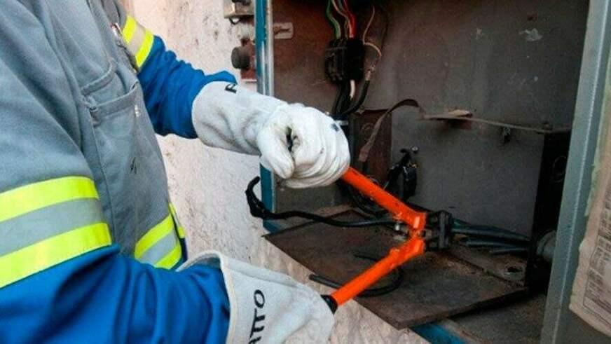 Vereador quer proibir corte de energia e água durante feriado e final de semana em Manaus