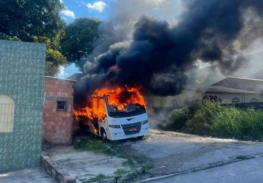 Terceiro incêndio em micro-ônibus é registrado na capital