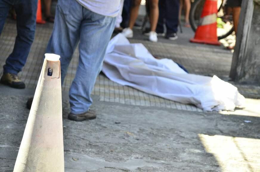 Jovem de 22 anos é assassinado a tiros no Centro de Manaus