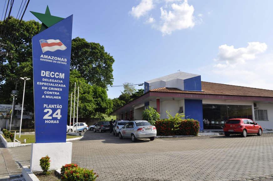 Homem é preso por atirar na própria esposa