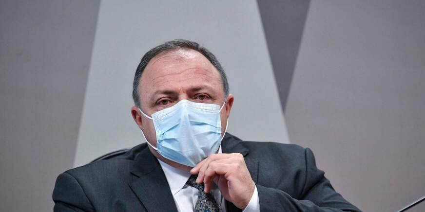 Pazuello negociou com intermediários compra de vacina pelo triplo do preço