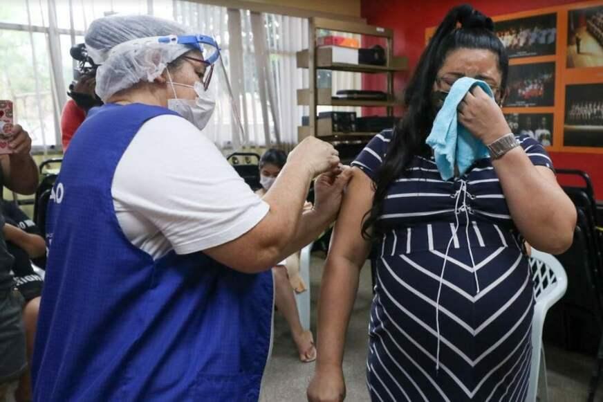 SES-AM e FVS-RCP reforçam orientações para vacinação de grávidas e puérperas