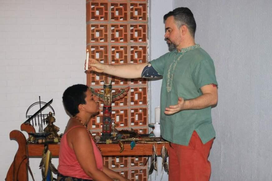 Tradição de benzedeiros e rezadeiras resiste à passagem do tempo no Amazonas