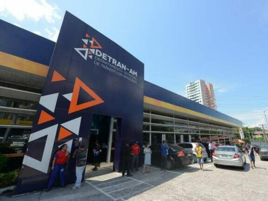 Sistema do Detran-AM está fora do ar e órgão paralisa atendimento